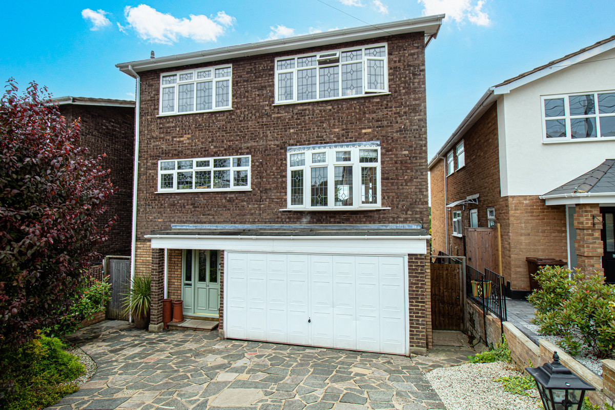 Fernlea Road