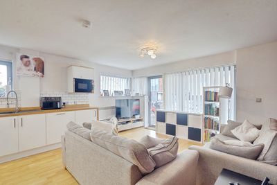 Property Image 4