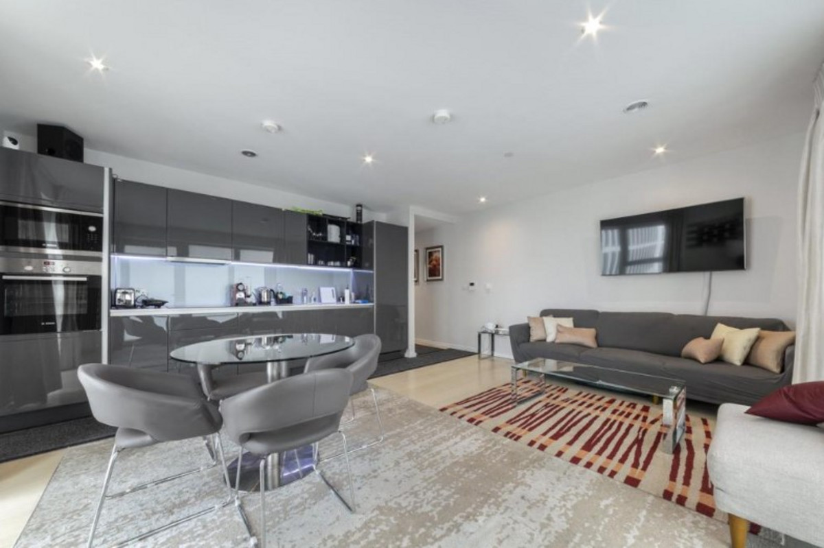 - Lantana Heights, Stratford, E20