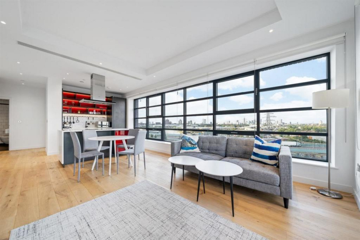 - Bridgewater House, London City Island, E14