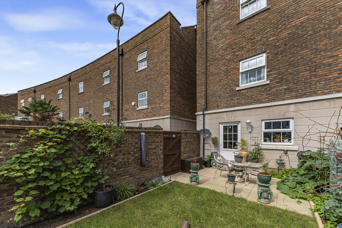 Property enquiry form background image