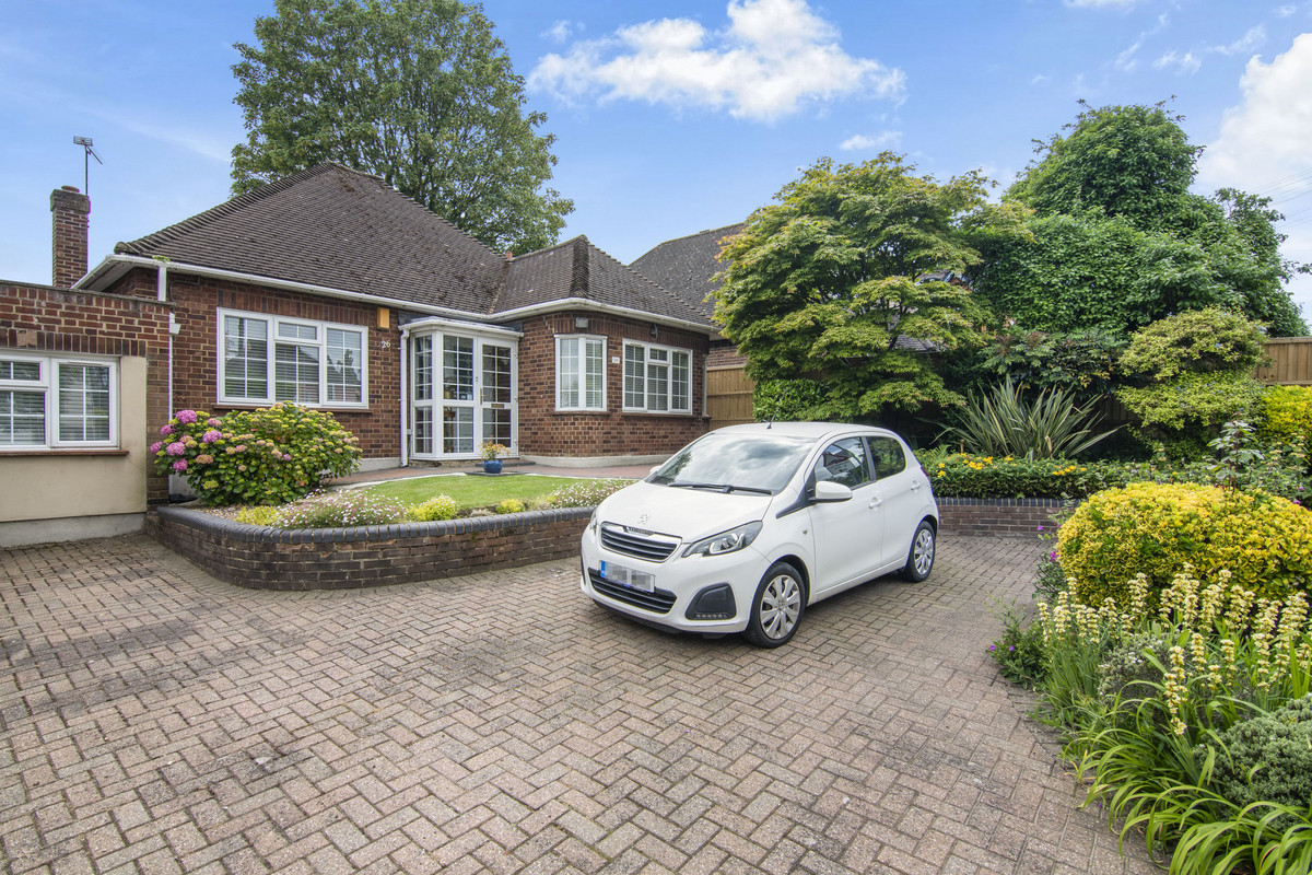 Palmerston Road, Buckhurst Hill, IG9