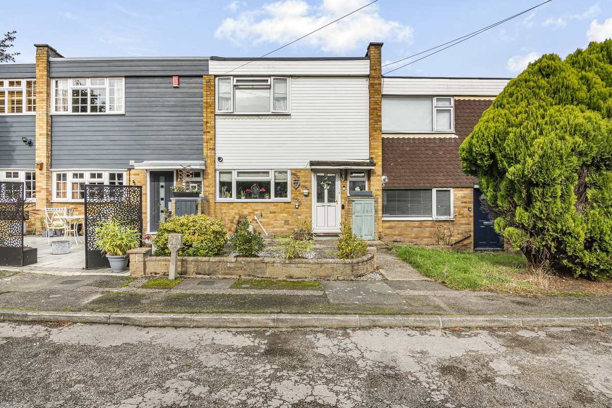 Andrews Close, Buckhurst Hill, IG9