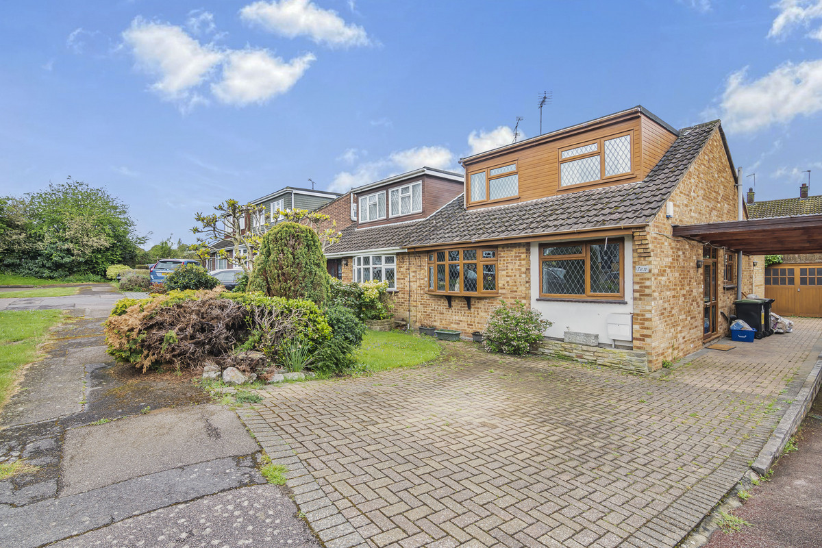 Spur Close, Abridge, RM4