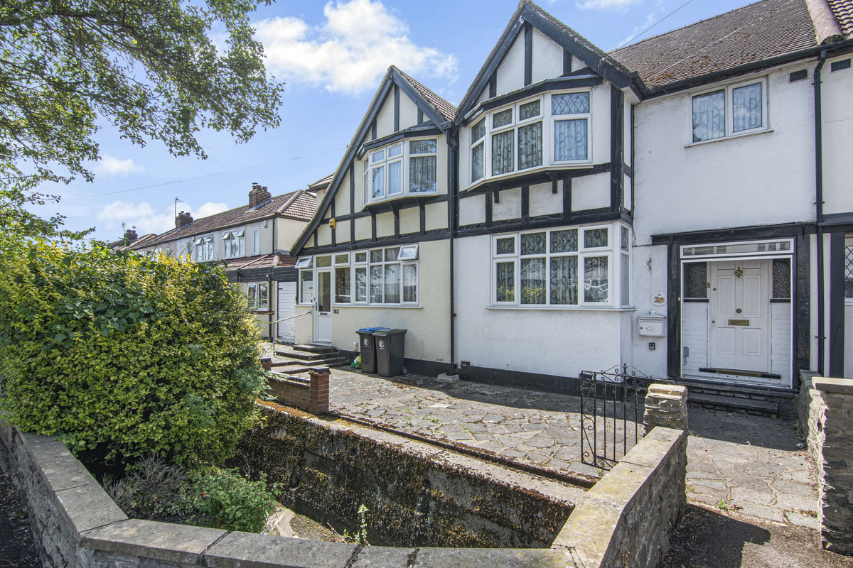 Roding Road, Loughton, IG10