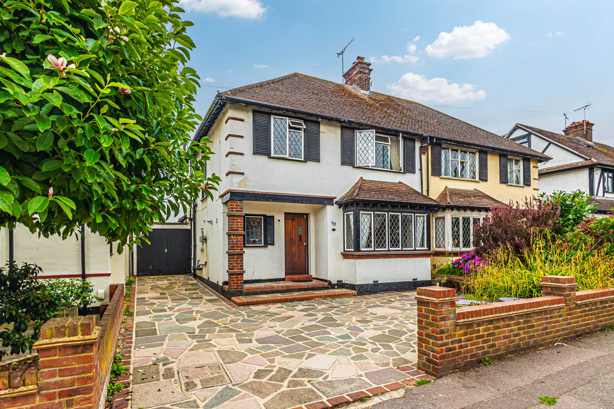 Earls Hall Avenue