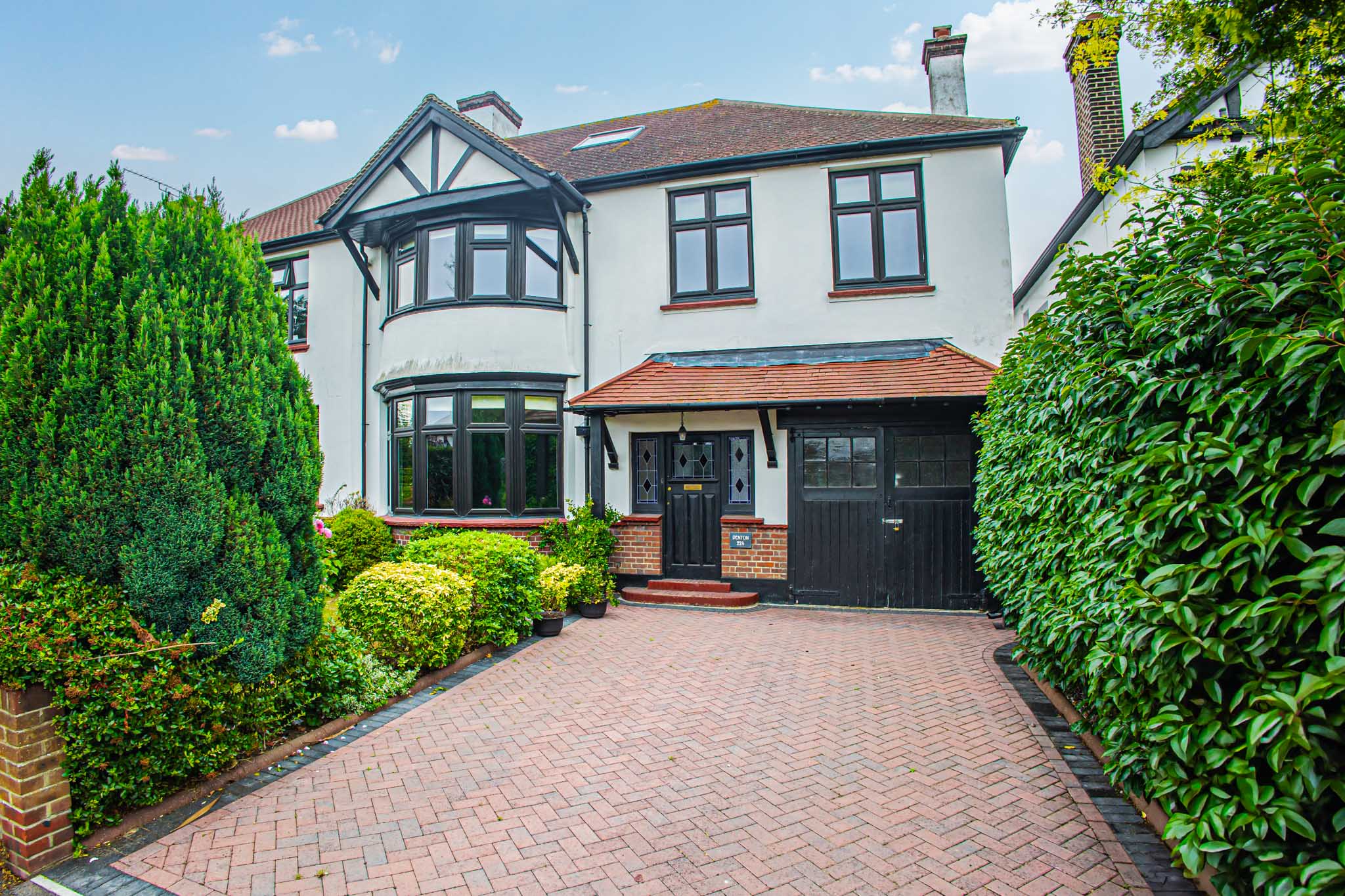 Thorpe Hall Avenue