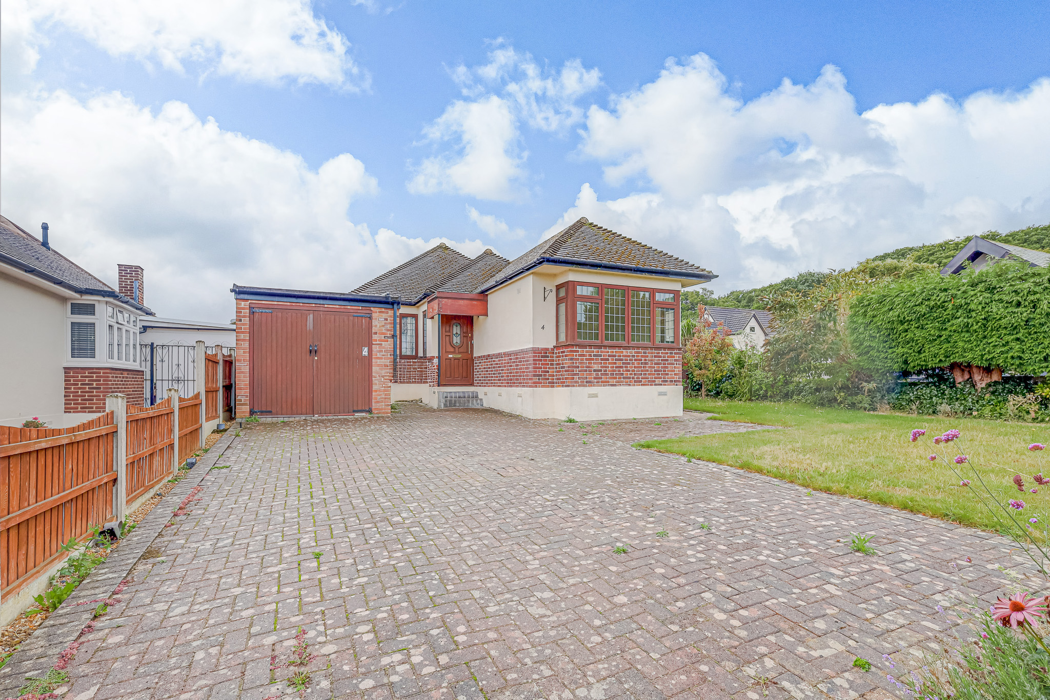 Thorndon Park Drive