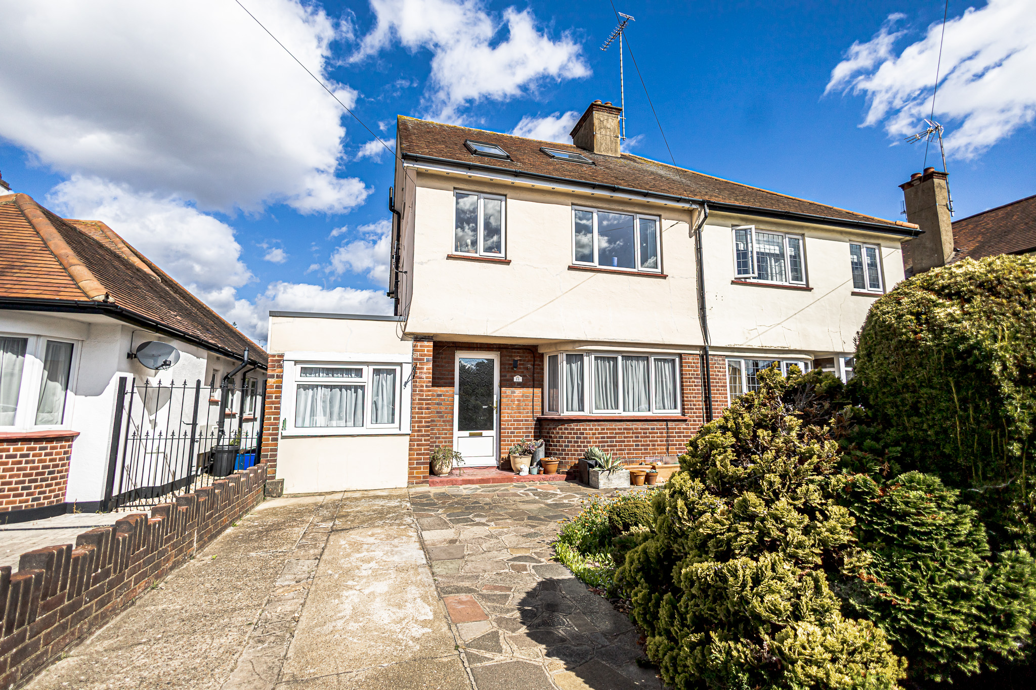 Midhurst Avenue