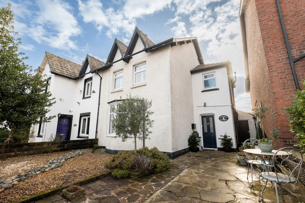 Property enquiry form background image