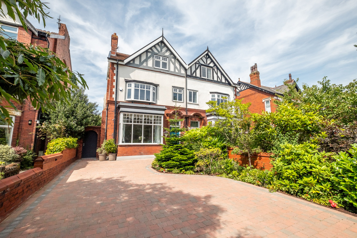 Property enquiry form background image