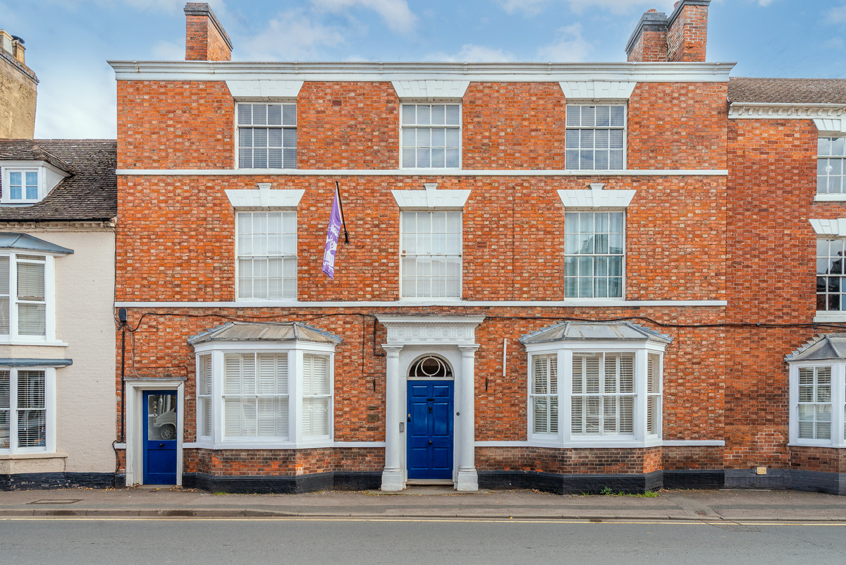 Flat 2, Gore House, 29 Bridge Street, Pershore, WR10 1AJ