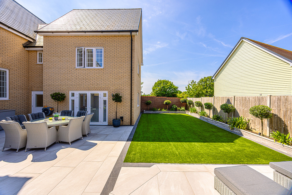 elizabeth-gardens-rochford-ss4