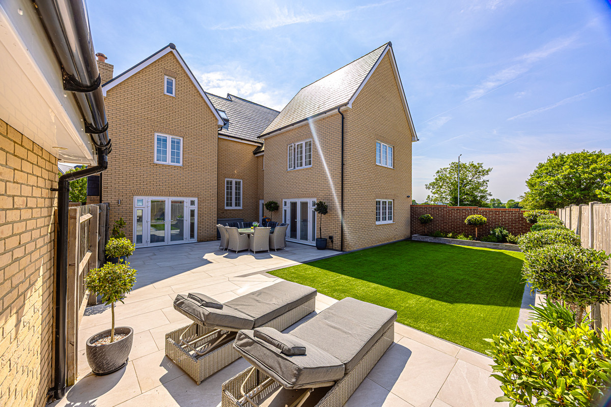 elizabeth-gardens-rochford-ss4