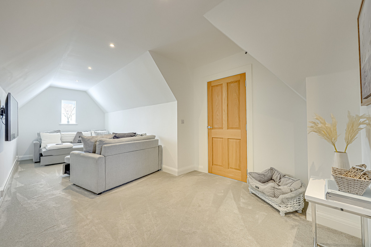 elizabeth-gardens-rochford-ss4