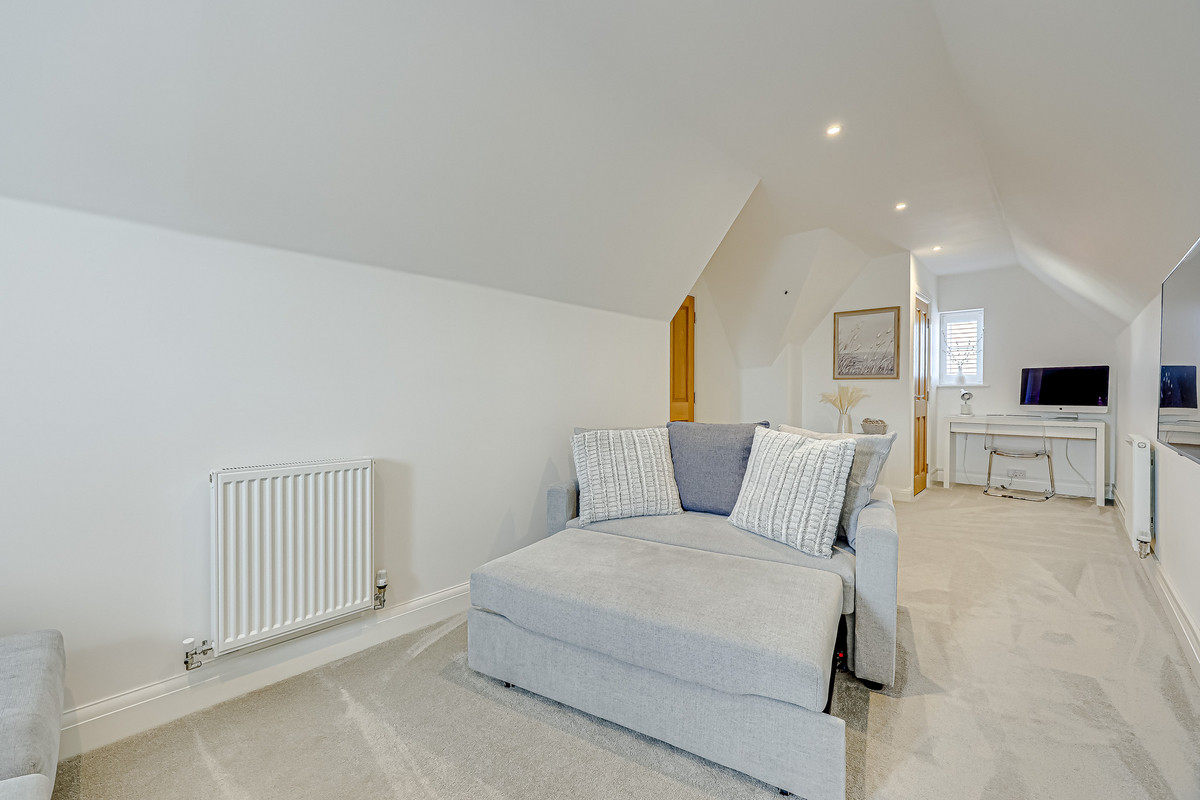 elizabeth-gardens-rochford-ss4