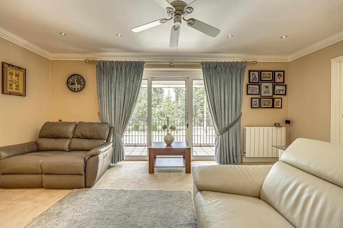 thorpe-hall-avenue-southend-on-sea-ss1