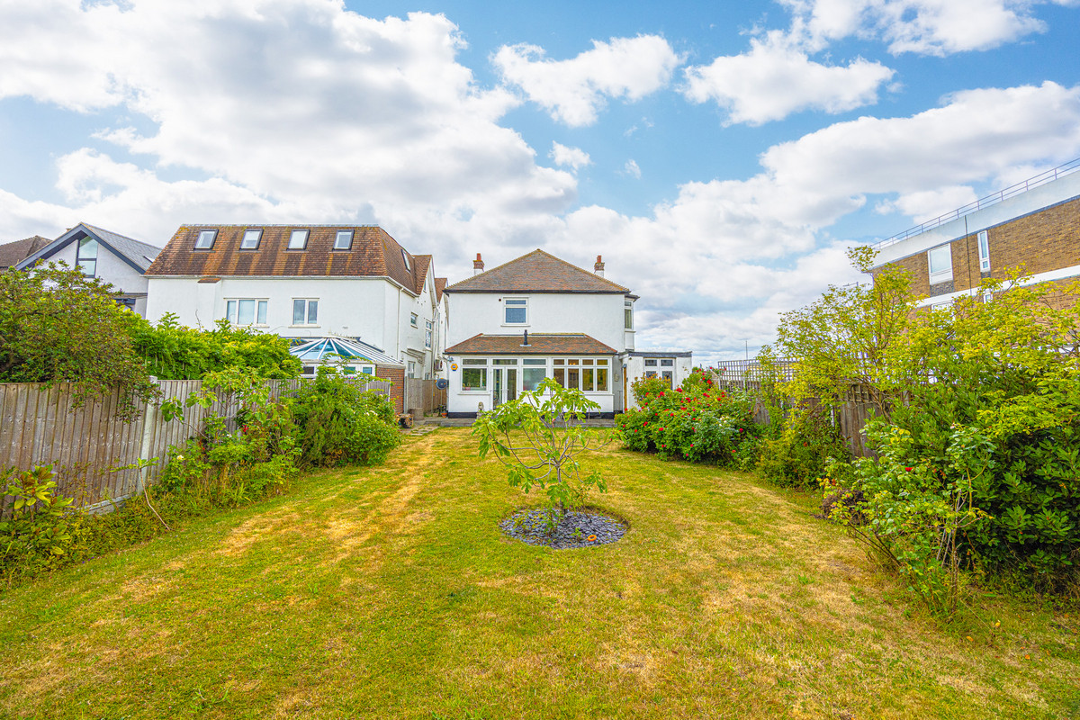chalkwell-esplanade-westcliff-on-sea-ss0-3