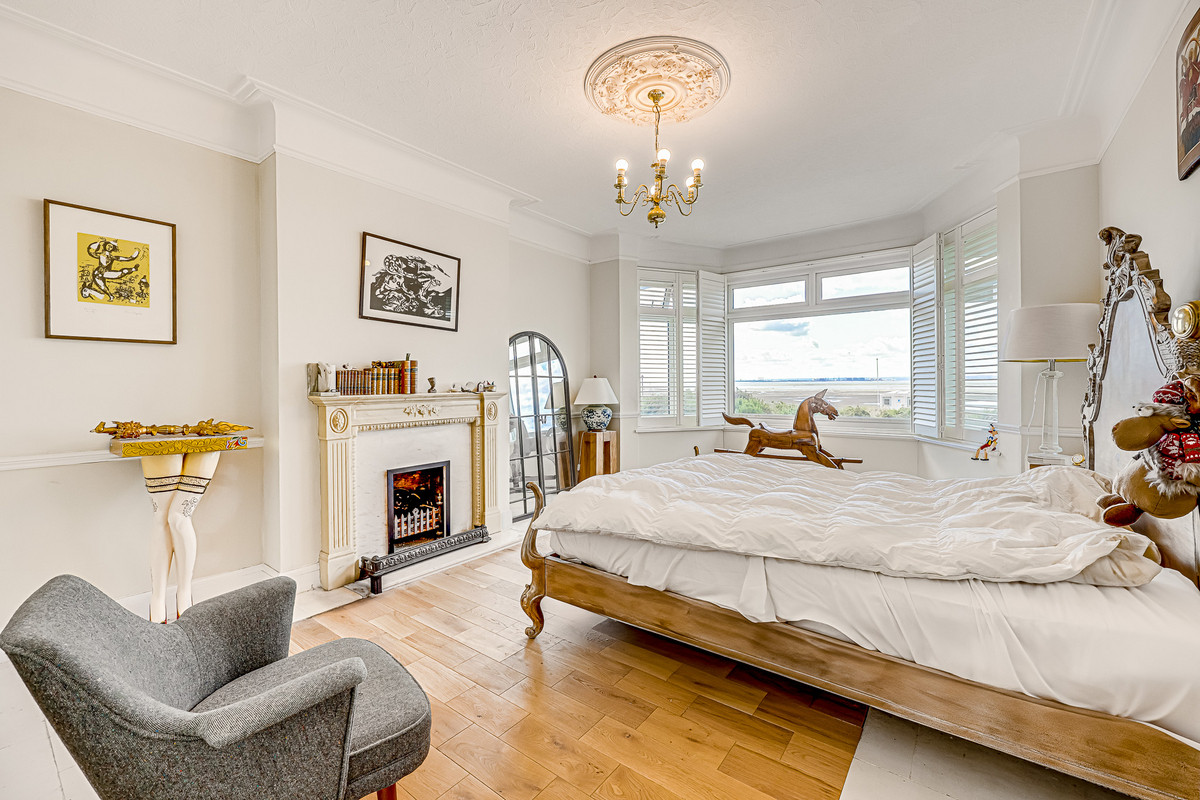 chalkwell-esplanade-westcliff-on-sea-ss0-3