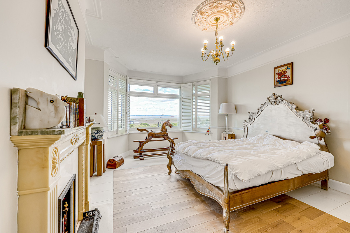 chalkwell-esplanade-westcliff-on-sea-ss0-3