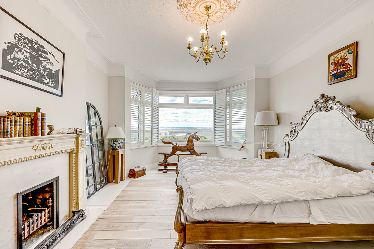 chalkwell-esplanade-westcliff-on-sea-ss0-3