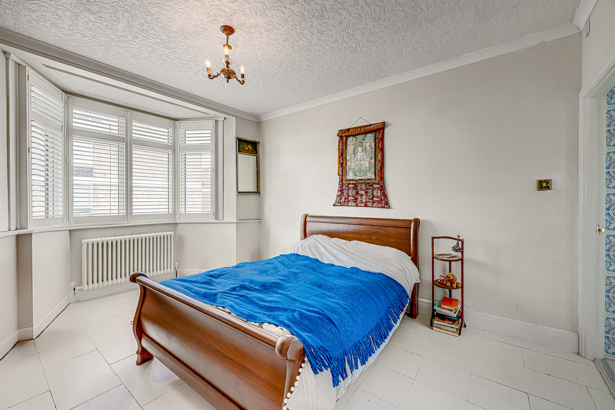 chalkwell-esplanade-westcliff-on-sea-ss0-3