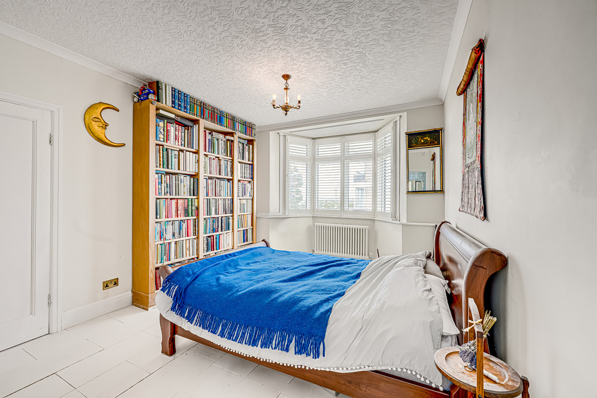 chalkwell-esplanade-westcliff-on-sea-ss0-3