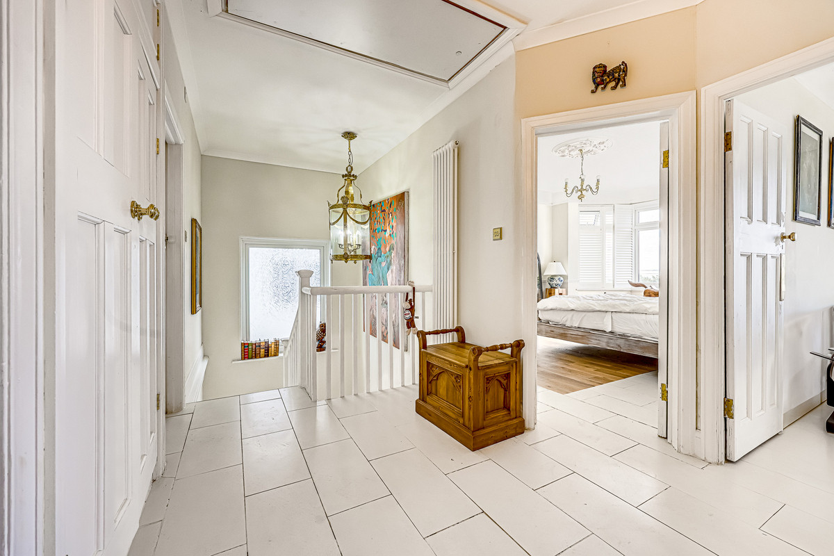 chalkwell-esplanade-westcliff-on-sea-ss0-3