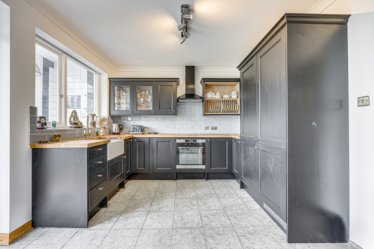 chalkwell-esplanade-westcliff-on-sea-ss0-3
