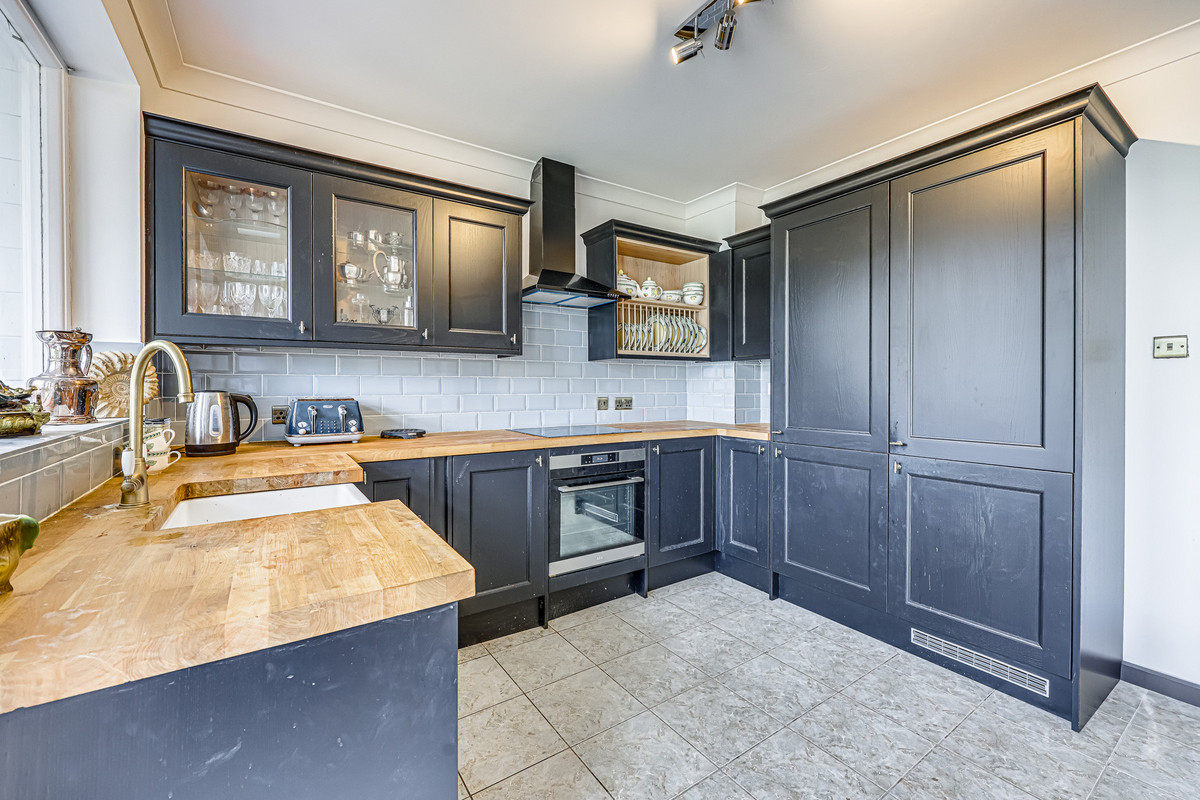 chalkwell-esplanade-westcliff-on-sea-ss0-3
