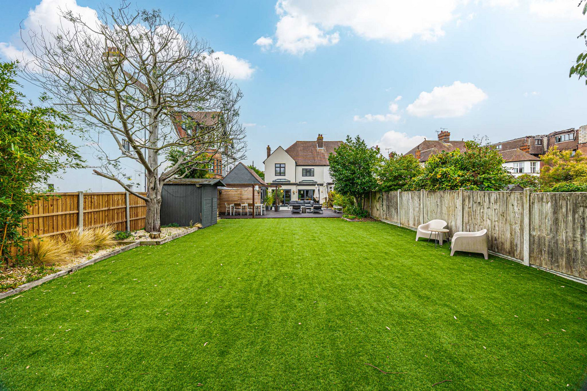 imperial-avenue-westcliff-on-sea-ss0-1