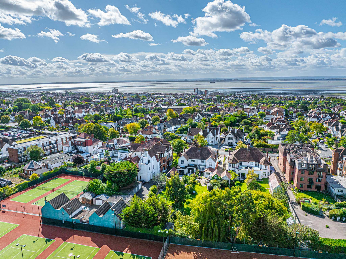 imperial-avenue-westcliff-on-sea-ss0-1