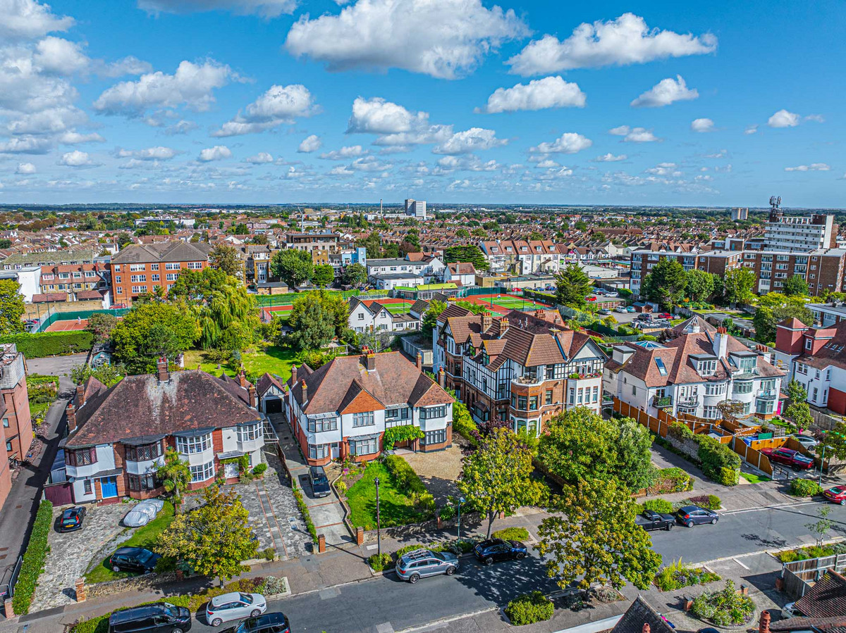imperial-avenue-westcliff-on-sea-ss0-1
