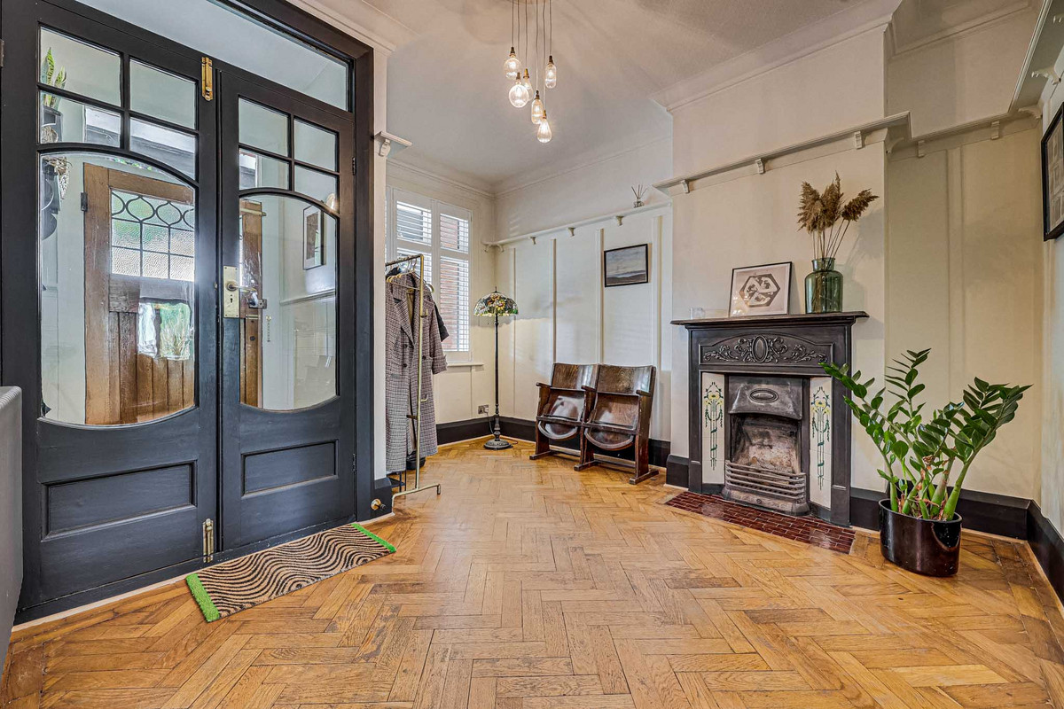 imperial-avenue-westcliff-on-sea-ss0-1