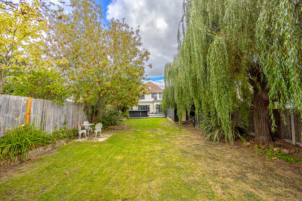 chalkwell-avenue-westcliff-on-sea-ss0