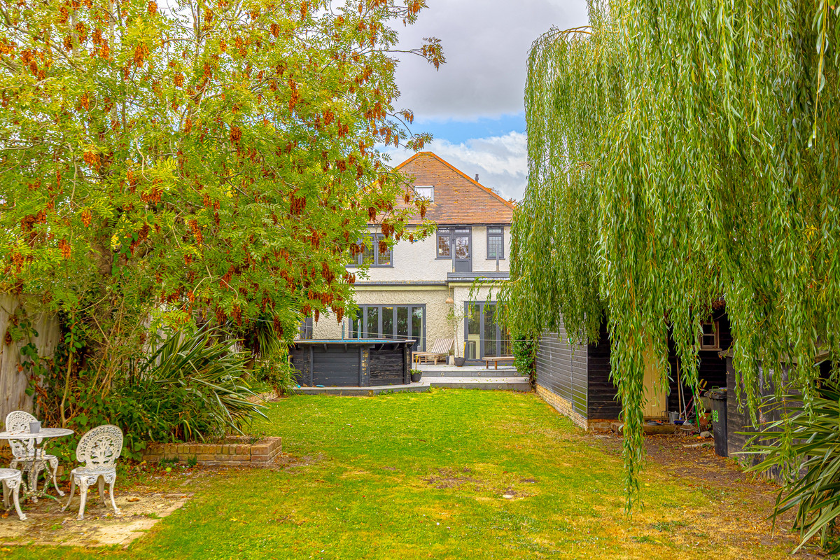chalkwell-avenue-westcliff-on-sea-ss0