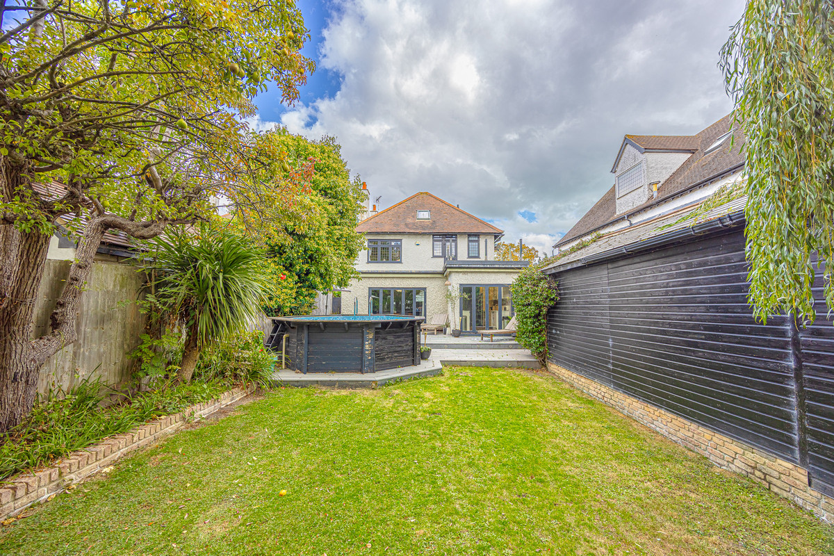 chalkwell-avenue-westcliff-on-sea-ss0