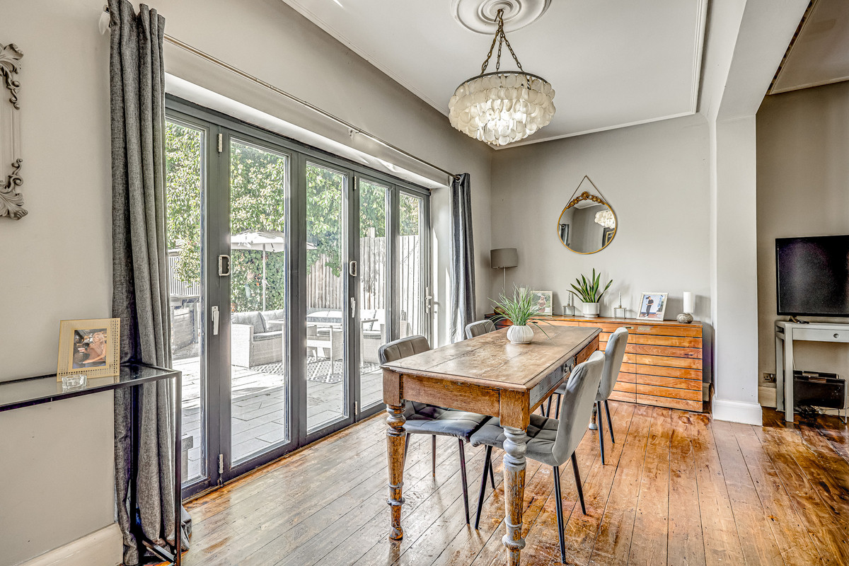chalkwell-avenue-westcliff-on-sea-ss0