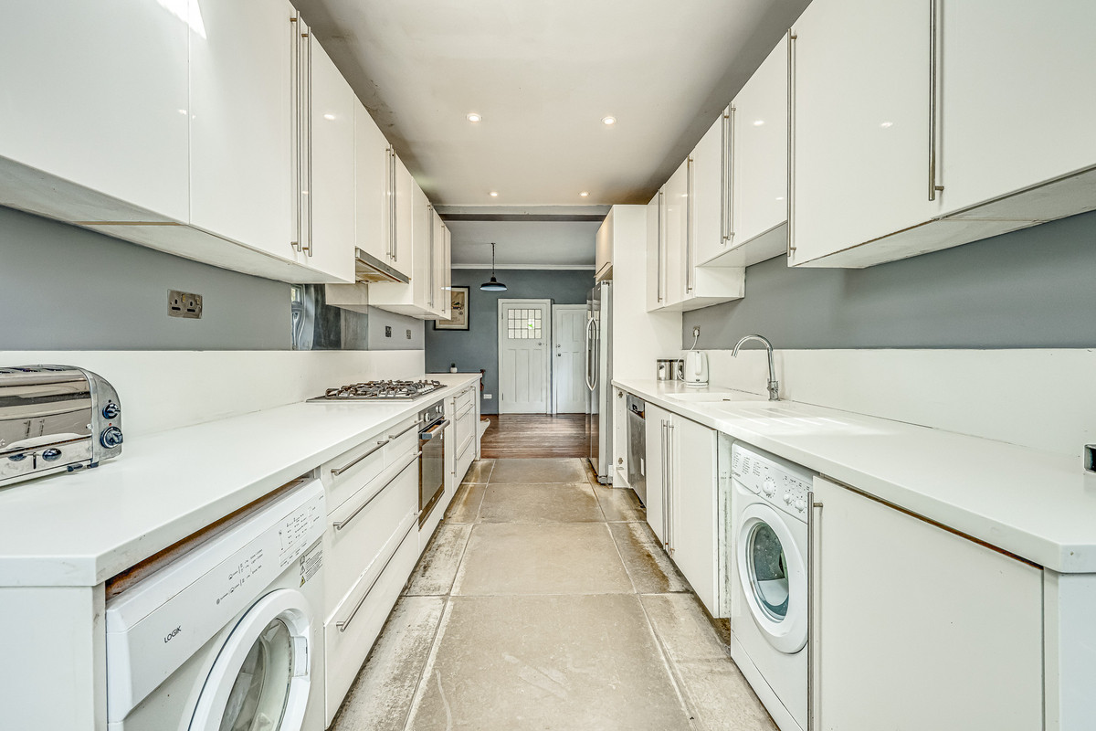 chalkwell-avenue-westcliff-on-sea-ss0