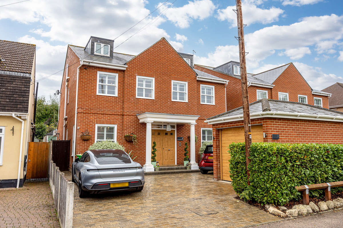 hillside-road-leigh-on-sea-ss9-1