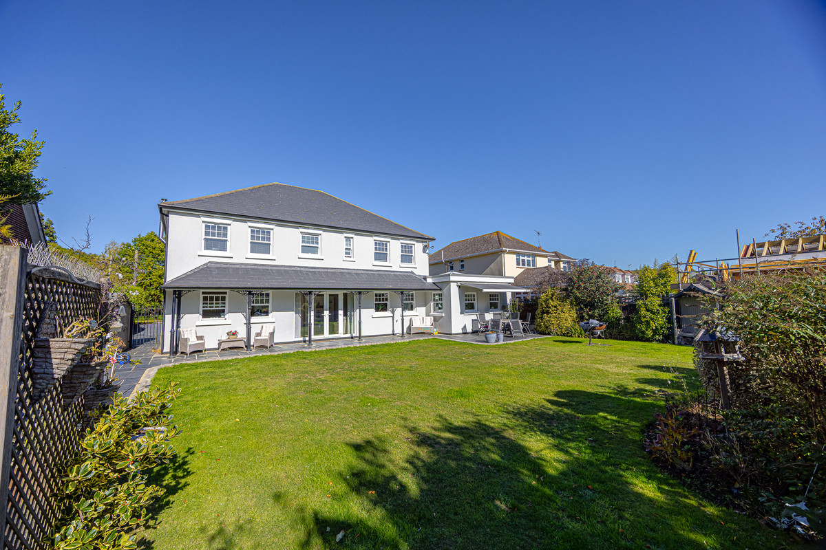 daws-heath-road-benfleet-ss7