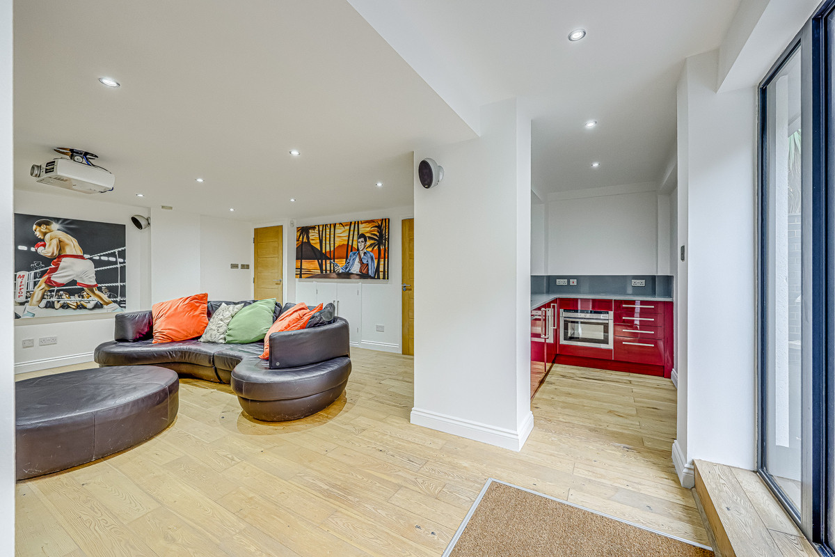 bowers-road-benfleet-ss7-1