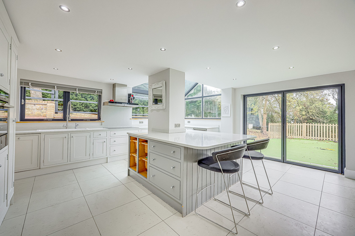 bowers-road-benfleet-ss7-1