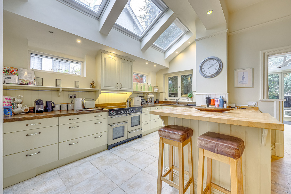 imperial-avenue-westcliff-on-sea-ss0-2