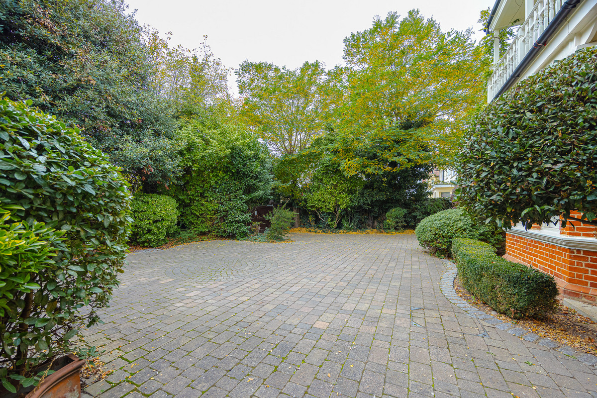 imperial-avenue-westcliff-on-sea-ss0-2