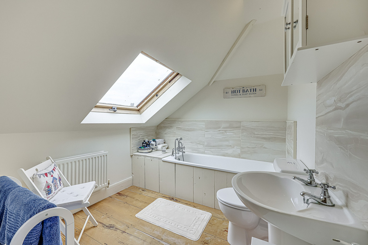 imperial-avenue-westcliff-on-sea-ss0-2