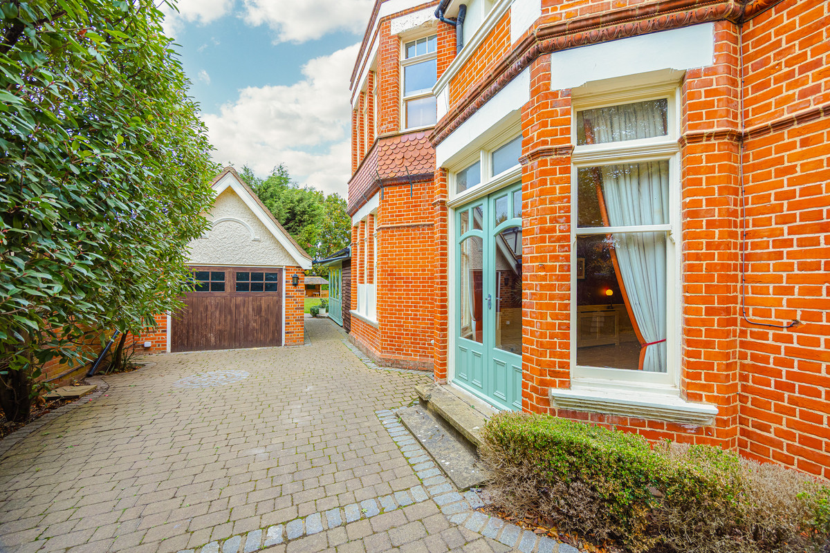 imperial-avenue-westcliff-on-sea-ss0-2