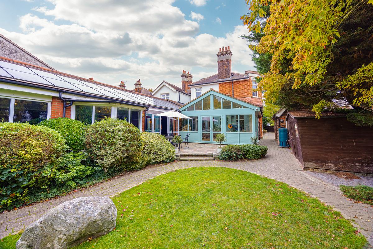 imperial-avenue-westcliff-on-sea-ss0-2