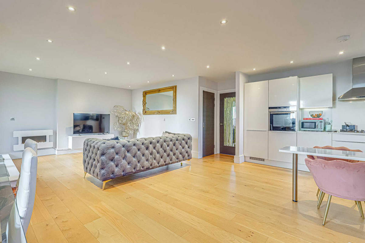 rectory-grove-leigh-on-sea-ss9-2