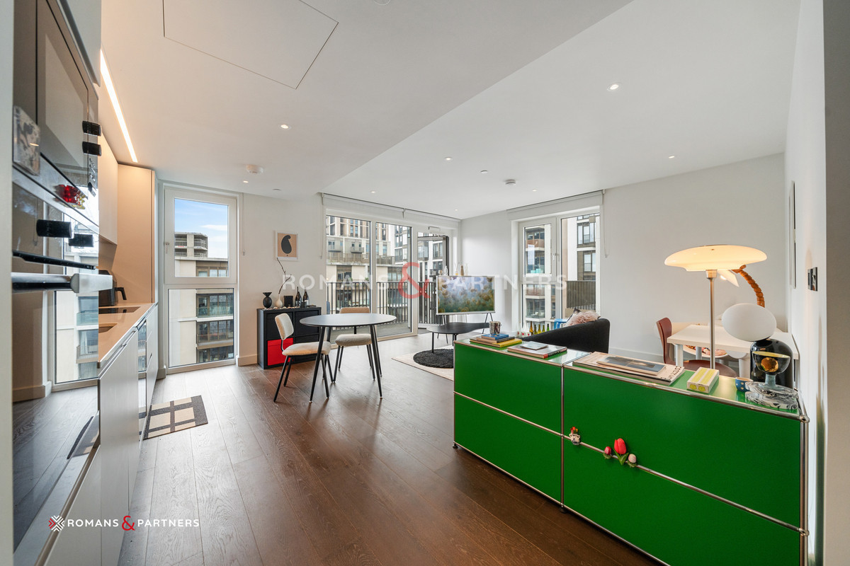 Lincoln Apartments, White City, W12
